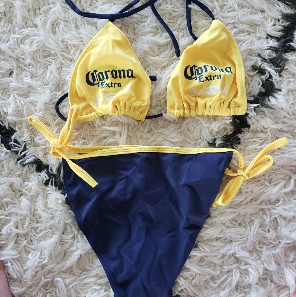 Swimming suit